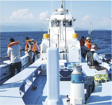 “伊東で海釣り”大迫力の船釣りツアー