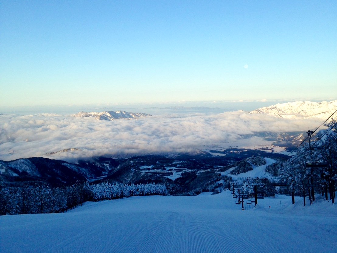 東急ハーヴェストクラブスキージャム勝山山頂から見た雲海