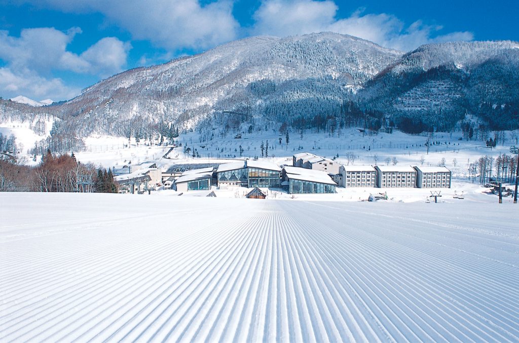 冬のタングラムスキーサーカスは白銀の世界に