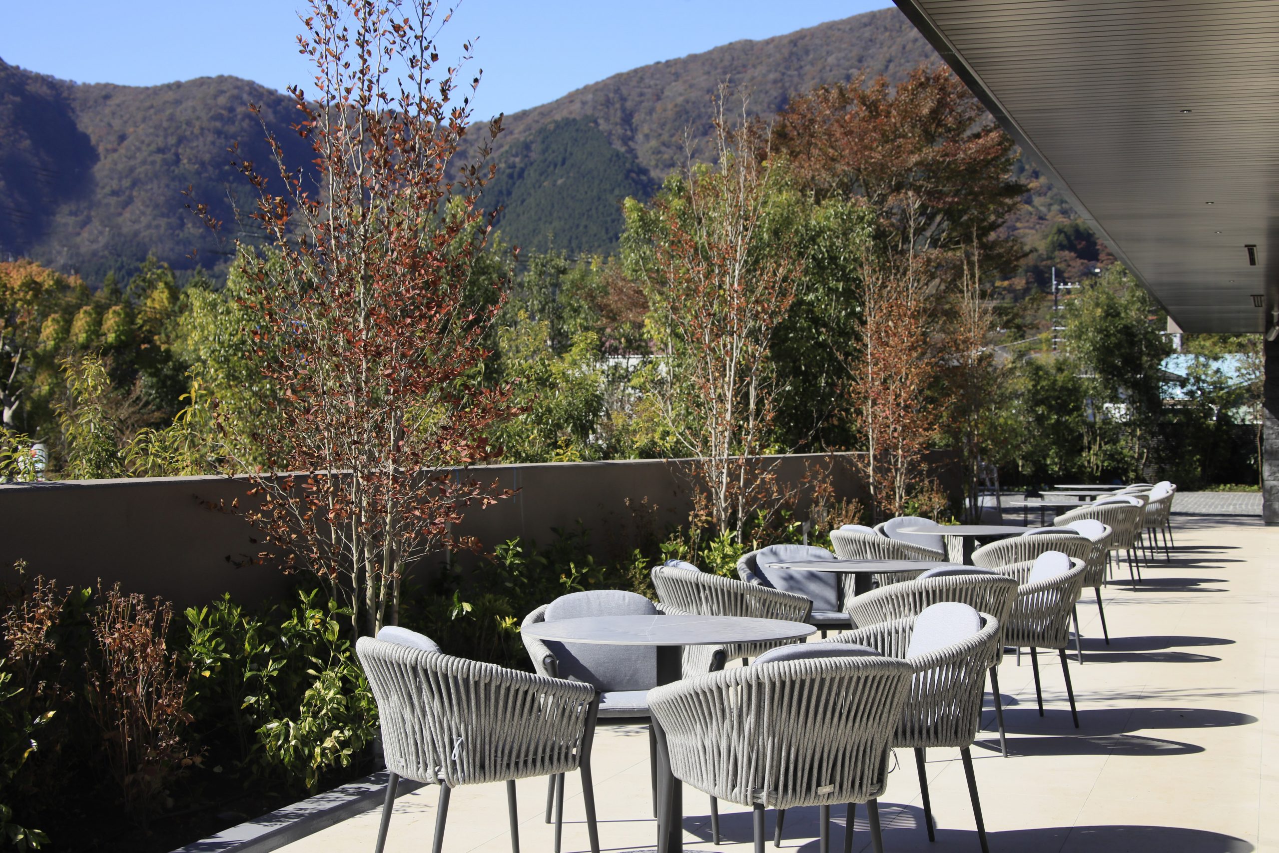 「BLISSTIA箱根仙石原」のレストランテラス