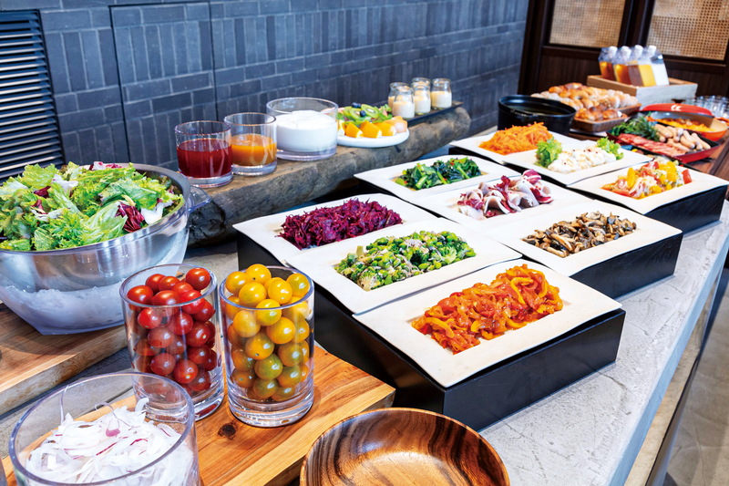「RESERVE箱根明神平」のサラダブッフェコーナー